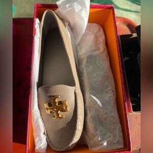 NWT Tory Burch Everly Drivers